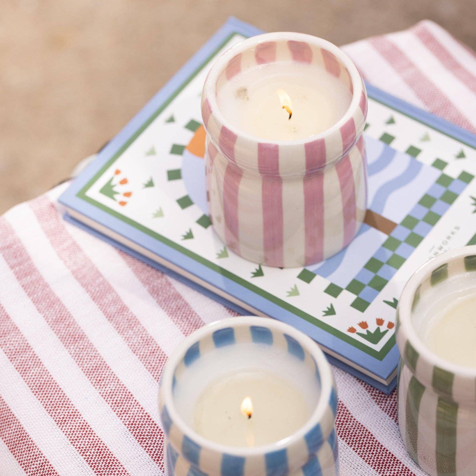 Cabana Lavender Ceramic Candle - Grecian Sand