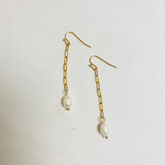 Single Pearl Dune Earrings