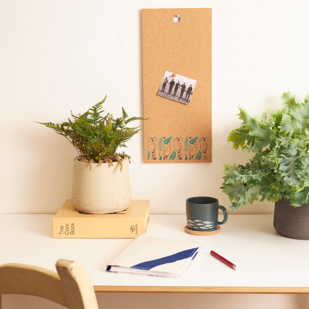 Cork Memo Board | Giraffes